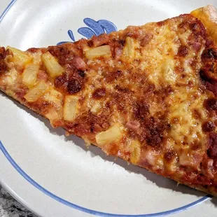 8/12/22 Hawaiian Island Pizza - Ham, Bacon, Pineapple, Tomato Sauce, Mozzarella Cheese