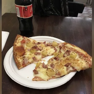 Pineapple pizza