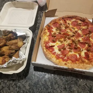 Lemon pepper, pepperoni / sausage medium 12"