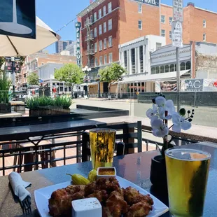 Domestic beers $4 everyday between 11am to 9pm