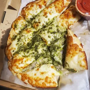 Pesto cheese bread