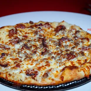 Meat Lovers in our amazing garlic sauce