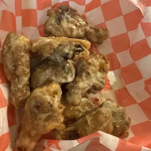 20 Pieces Wings with garlic Parmesan sauce