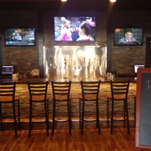 Newly remodeled with family room seating for up to 100 and 14 big screen TVs