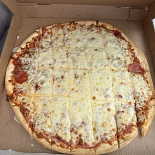 Xl pepperoni and sausage