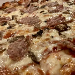 Sausage and mushroom pizza
