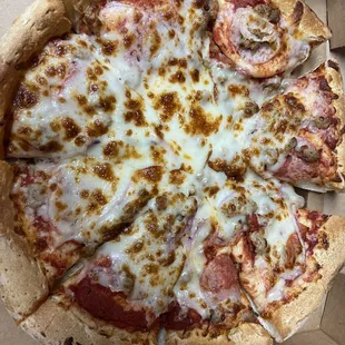 Didn't order pepperoni and literally no mushrooms and maybe 3 onions. Terrible