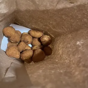 "Beer battered mushrooms" - firm layer of breading ok but not seasoned, mushrooms overly watery and beginning to go bad