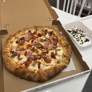 16'' Meat Lover Pizza Cannoli