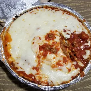 Ordered pasta with marinara sauce, but they gave us pasta with meat sauce! Man was very rude when I asked for a new pasta and my money back.