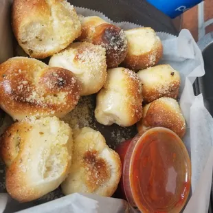 Garlic knots