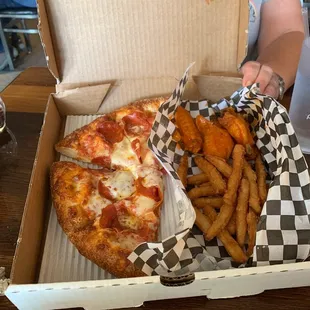 They have the best, polite employees and delicious food!