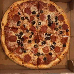 Pepperoni, black olives and onion pizza