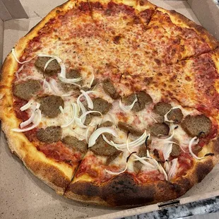 Large pie, half meatball &amp; onion. Well done to order! Delicious!!!