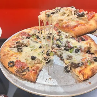 Small Deluxe Pizza