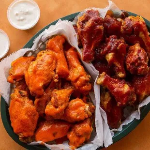 food, chicken wings and fried chicken