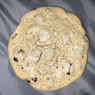 Chocolate chip cookie
