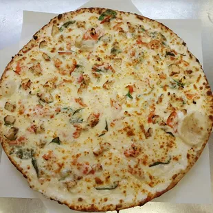 White Sauce Chicken Pizza