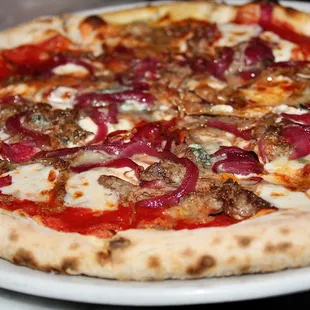 The Piedmonte was made with fresh mozzarella, gorgonzola, short rib and port pickled red onion. The Piedmonte was my favorite!