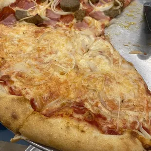 1/2 meat lovers, 1/2 cheese and yellow onion