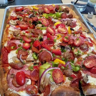 The Boss! Awesome crust and 12 toppings..it's Huge!!