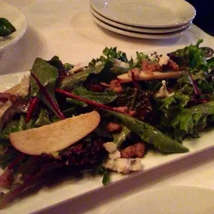 Gorgonzola &amp; Apple Salad