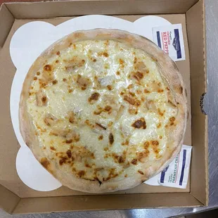 Chicken Alfredo pizza