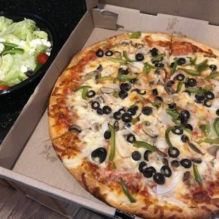 Vegi Pizza and Greek Salad