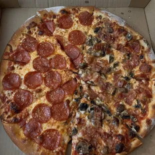 Mushroom bacon / pepperoni 14&quot;