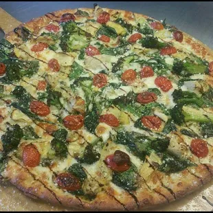 California Dreamin Pizza drizzled with a balsamic glaze