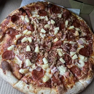 Meat lovers with added pineapple