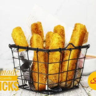 7 picce homade mozzarella sticks!!