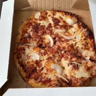 Red Sauce, Bacon, and Onion Pizza