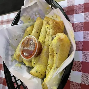 6 Soft Garlic Breadsticks