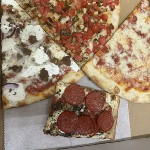 Chicken &amp; fresh tomatoes meatball &amp; ricotta slice Regular Slice Grandma slice w/ pepperoni