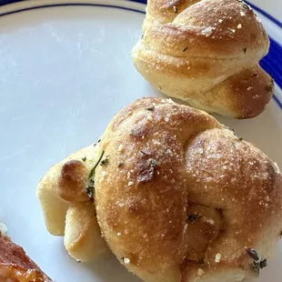 Garlic knots
