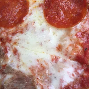 The best cheese and sauce.