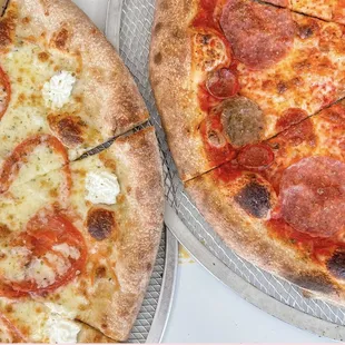 two different types of pizza