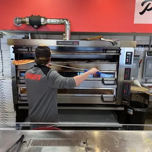 Old-skool ovens. No conveyor belts here!