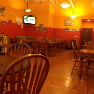 Love pizza time friendly people and clean. Love the shave ice