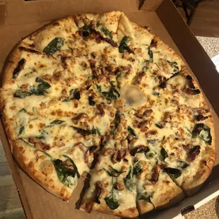Chicken Alfredo Pizza with spinach added