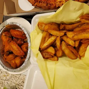 Hot wings,potato wedges