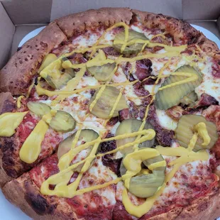 Pastrami pizza with no pastrami.  Sad