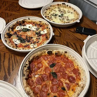 Pizza Olivia, Pepperoni Pizza, Mushroom
