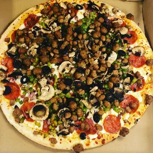 14&quot;Large Supreme. Loaded w fresh toppings. $11.99