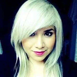 Cely G.
