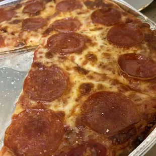 Gluten free pizza with pepperoni