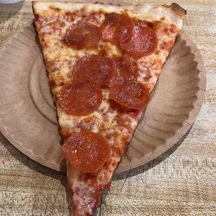 Outstanding pepperoni pizza here