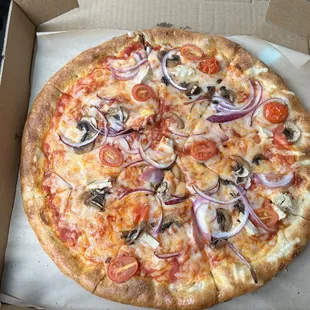 Vegan pizza (veggie/chik'n)