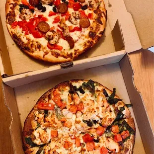 French Quarter &amp; Greek Pizzas (9" small)